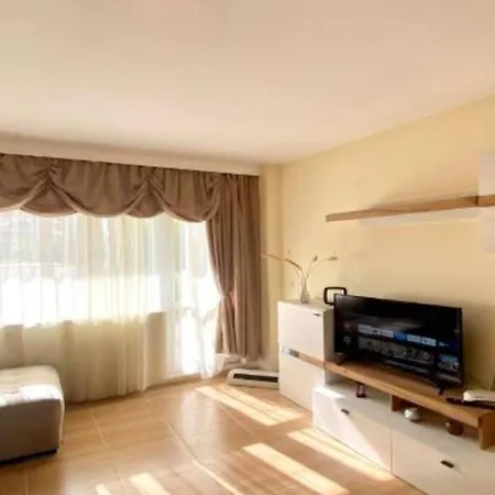 Appartement Cozy Urban Retreat For Two Ravda